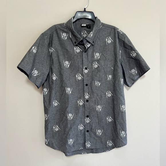 Star Wars Allover Darth Vader Print Cotton Short Sleeve Button Down, Grey, L - Picture 2 of 8